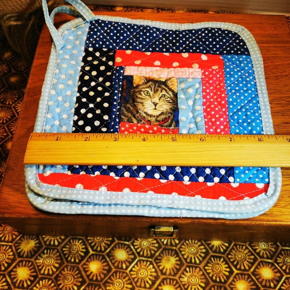 Vintage Hand Made Quilted Pot Holders with Cats - Picture 8 of 15